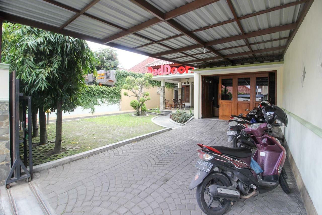 Reddoorz Plus @ Tegal Panggung Yogyakarta Exterior foto