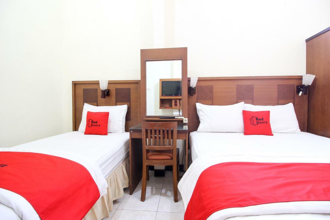 Reddoorz Plus @ Tegal Panggung Yogyakarta Exterior foto